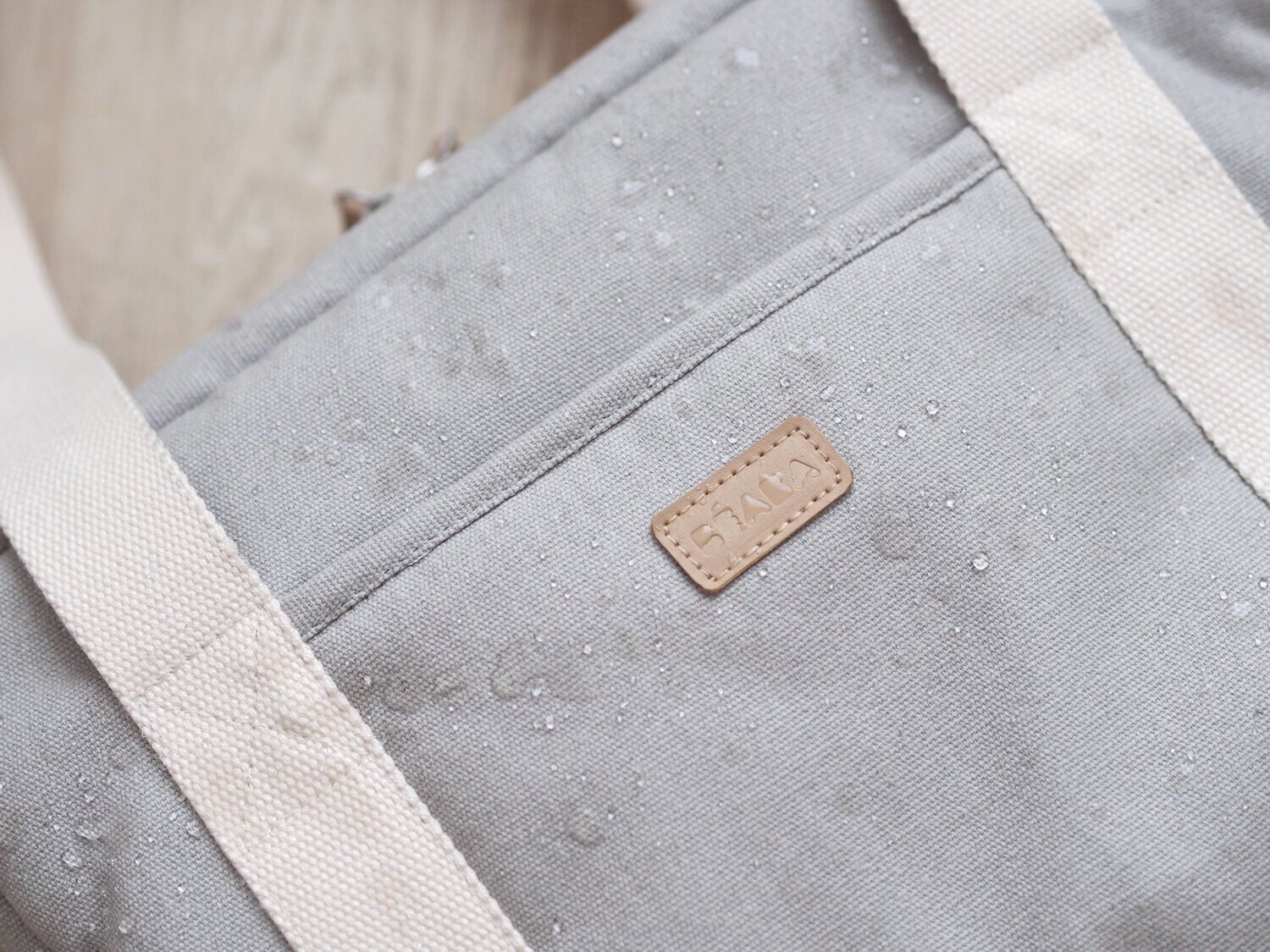 #color_glacier grey