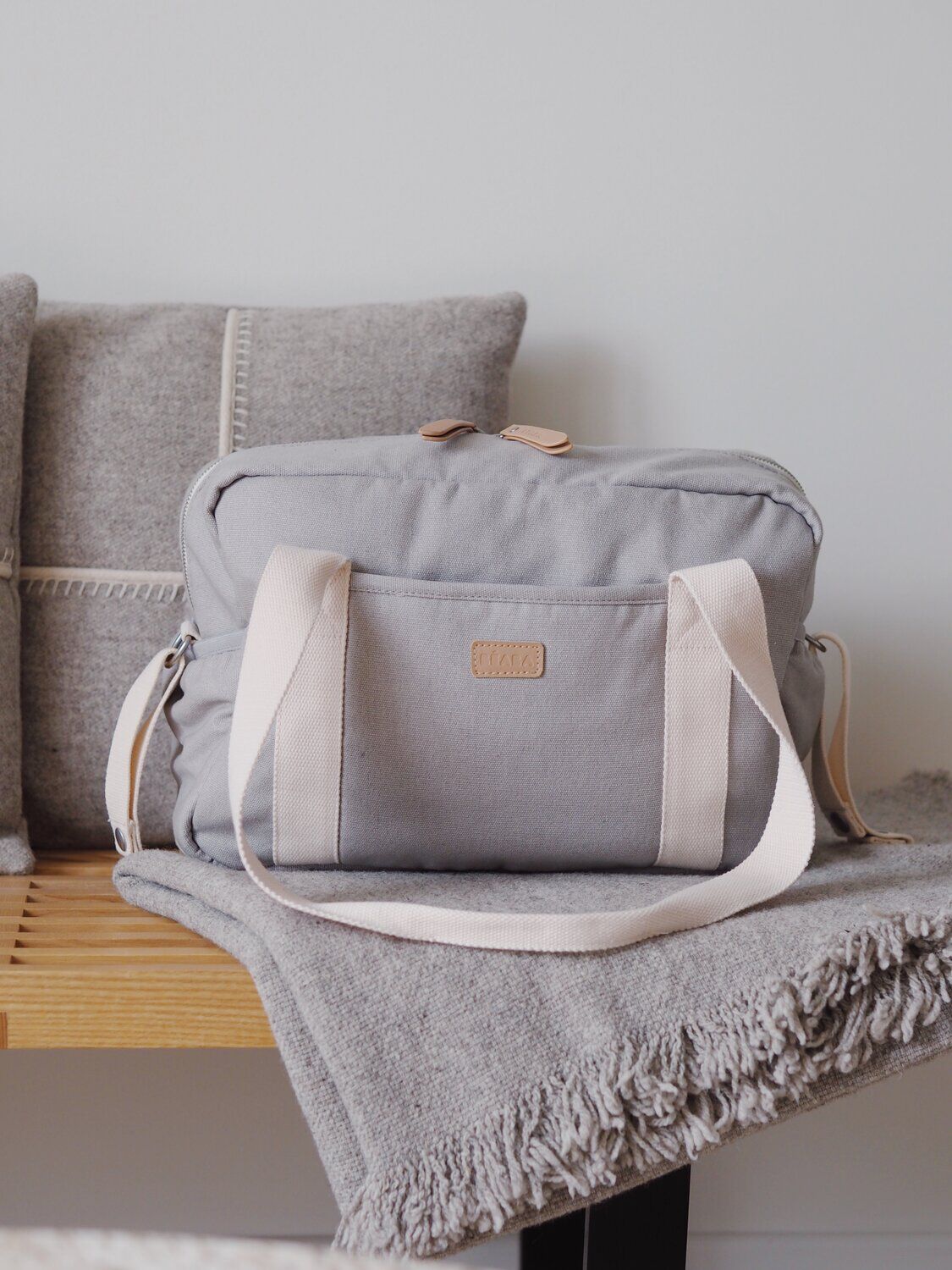 #color_glacier grey